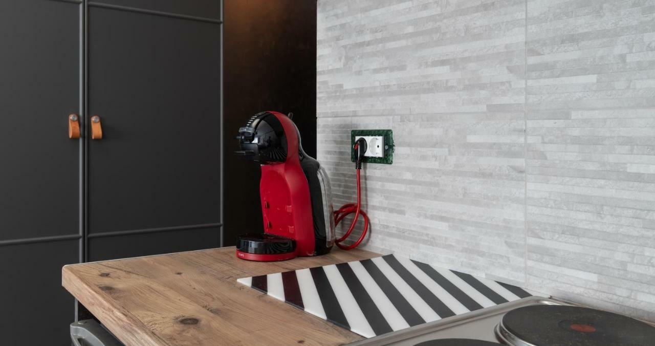 Superb Industrial Style Lodge Heart Of Athens Ngoại thất bức ảnh